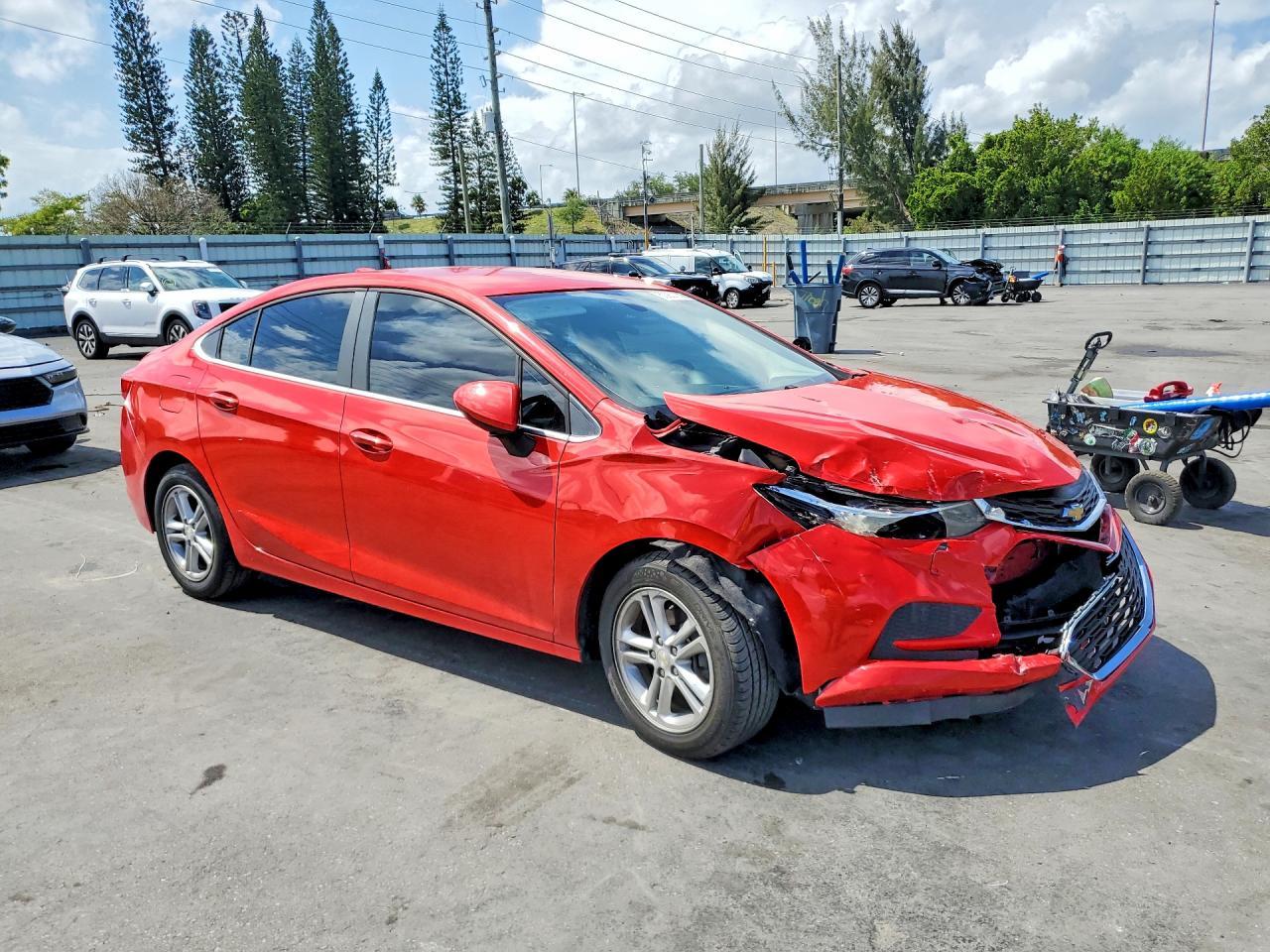 2017 Chevrolet Cruze Lt - Фото 4