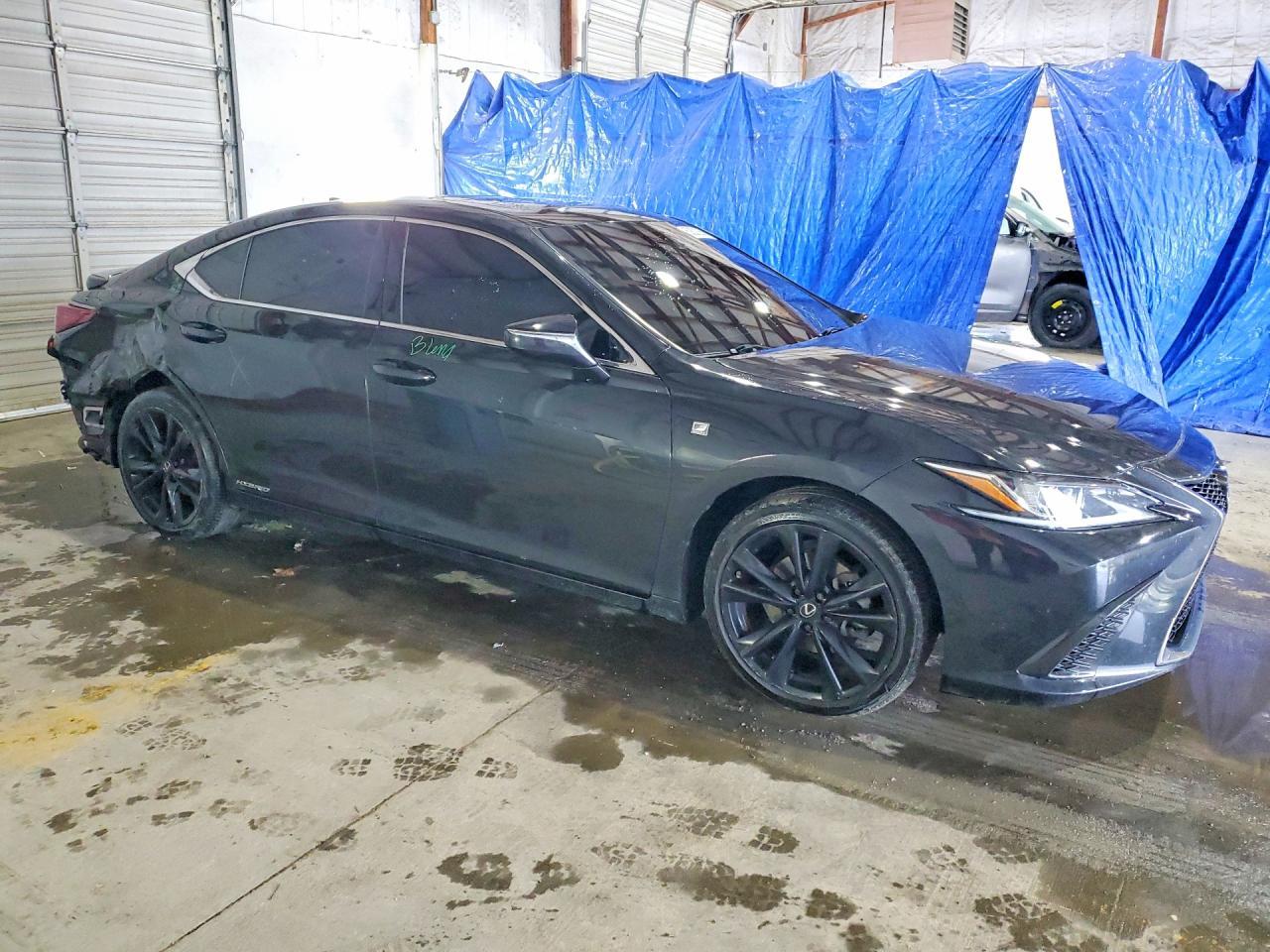 2022 Lexus Es 300H F Sport - Фото 4