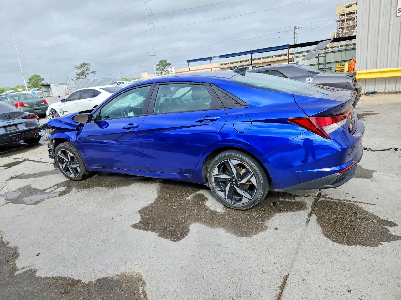 2023 Hyundai Elantra Sel - Image 2