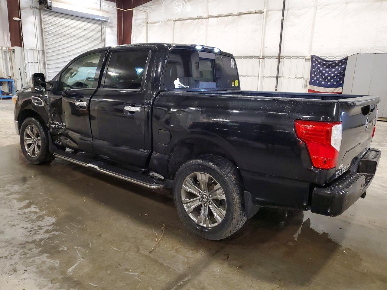 2017 Nissan Titan Sl - Image 2