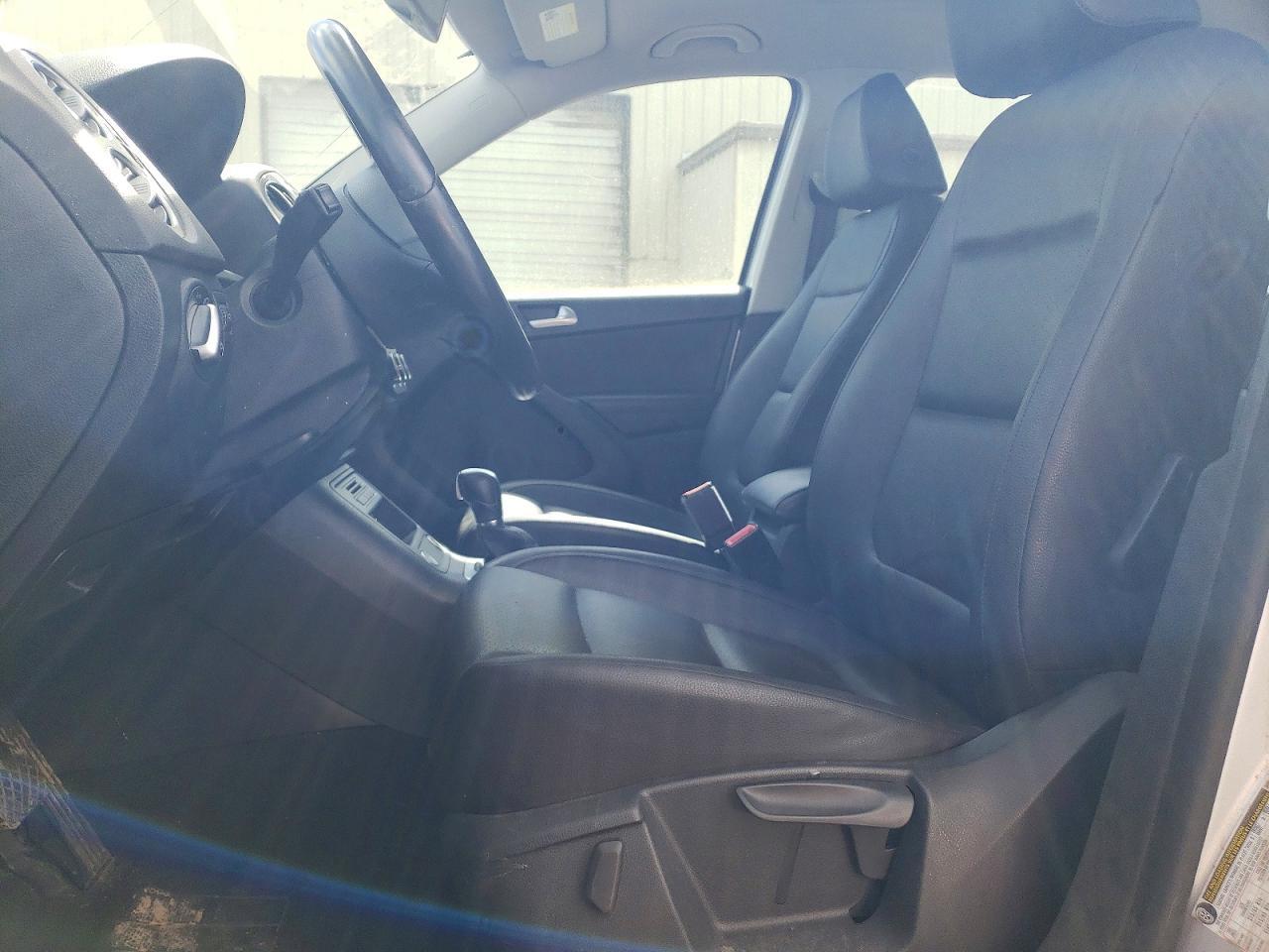 2017 Volkswagen Tiguan S - Image 7