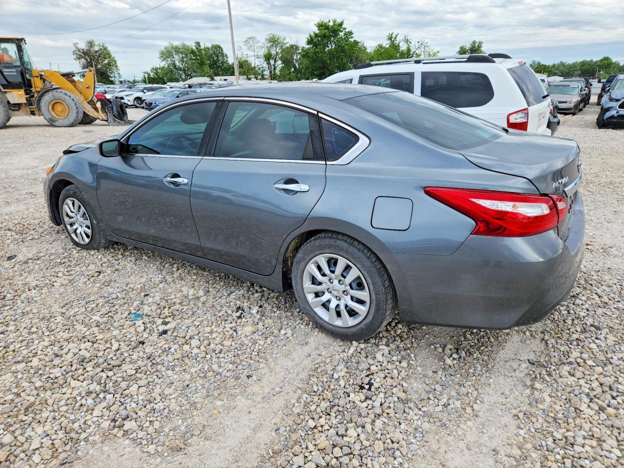 2016 Nissan Altima 2.5 - Фото 2
