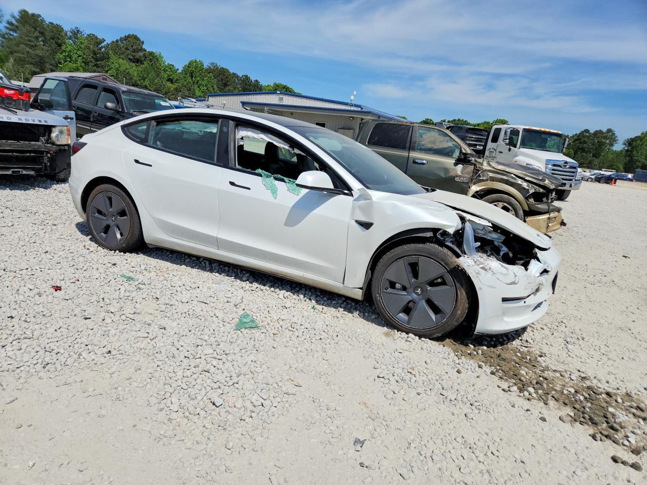 2022 Tesla Model 3 - Фото 4
