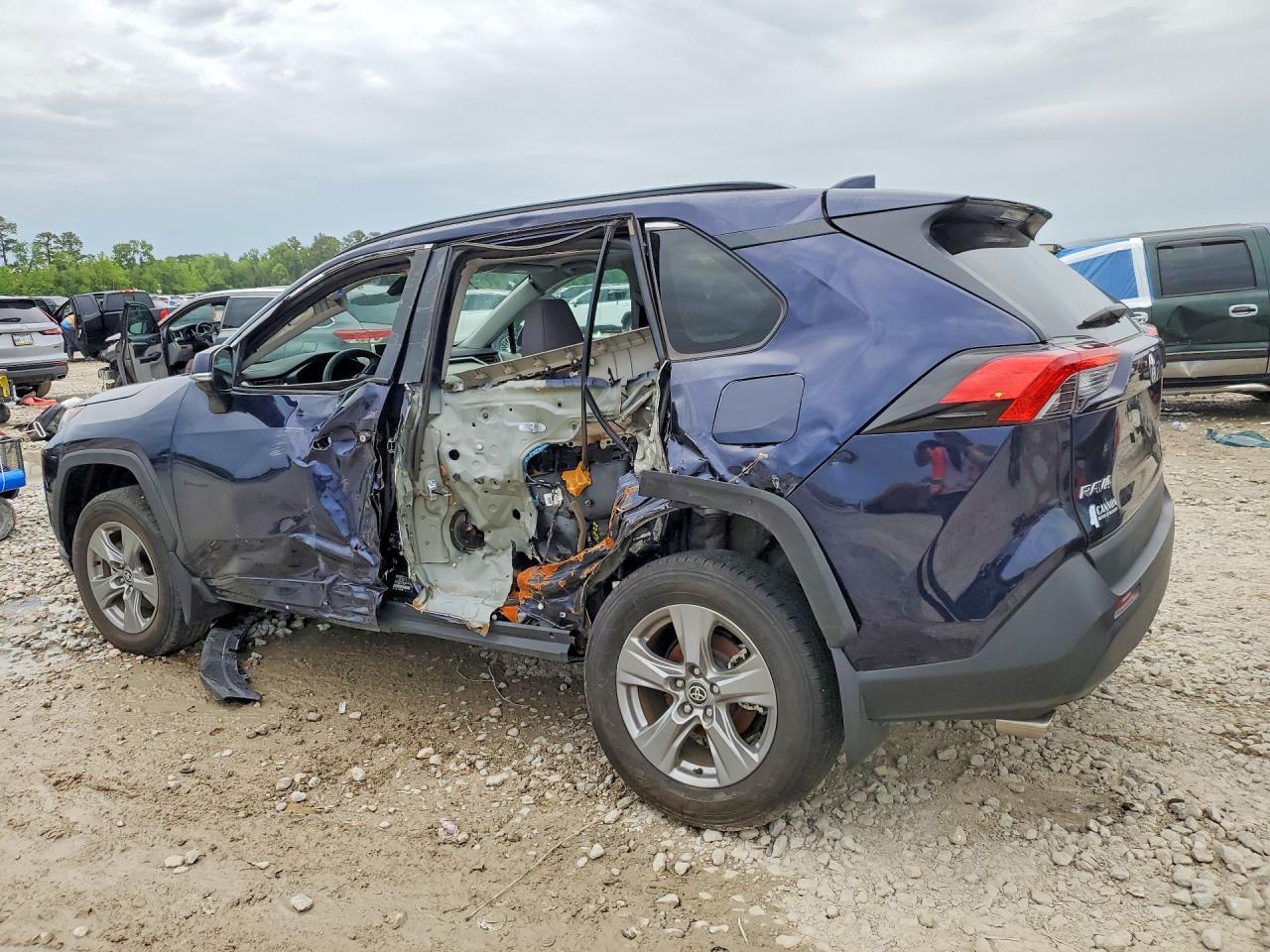 2024 Toyota Rav4 Xle - Фото 2