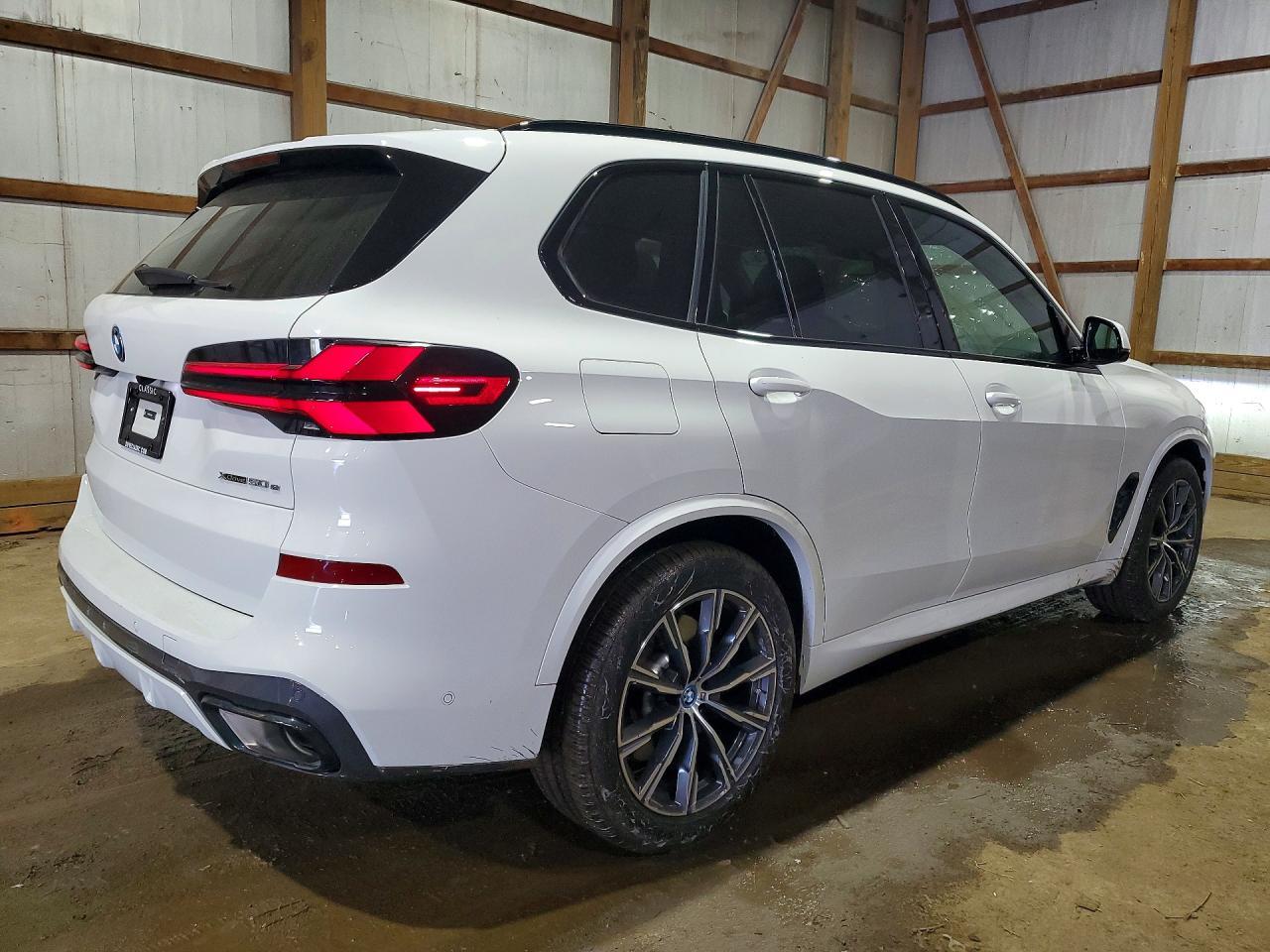 2025 BMW X5 xDrive50E - Image 3