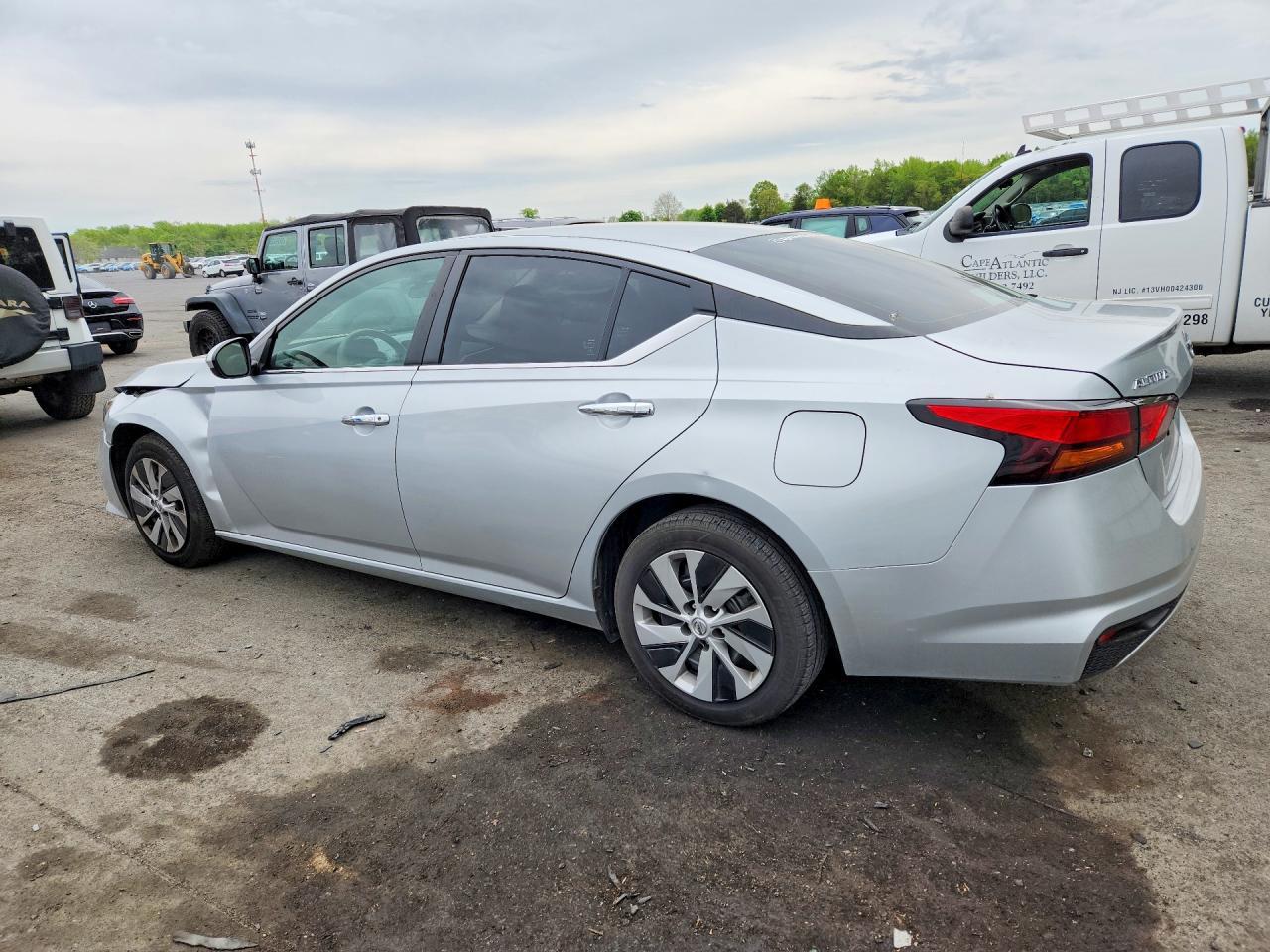 2022 Nissan Altima S - Фото 2