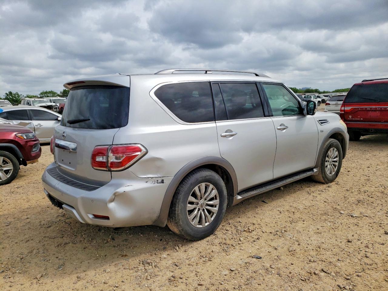 2017 Nissan Armada Sv - Image 3