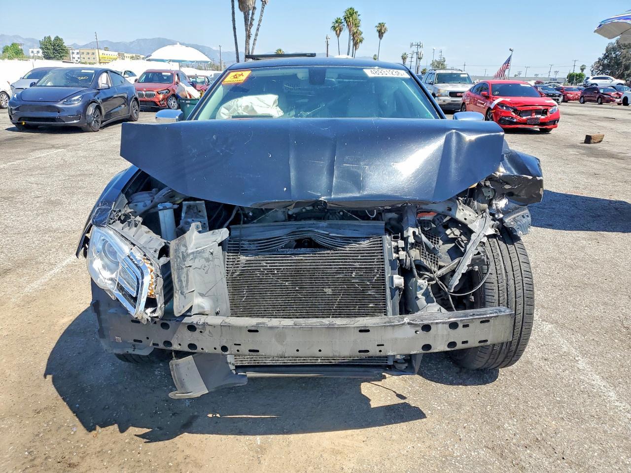 2016 Chrysler 300C - Image 5