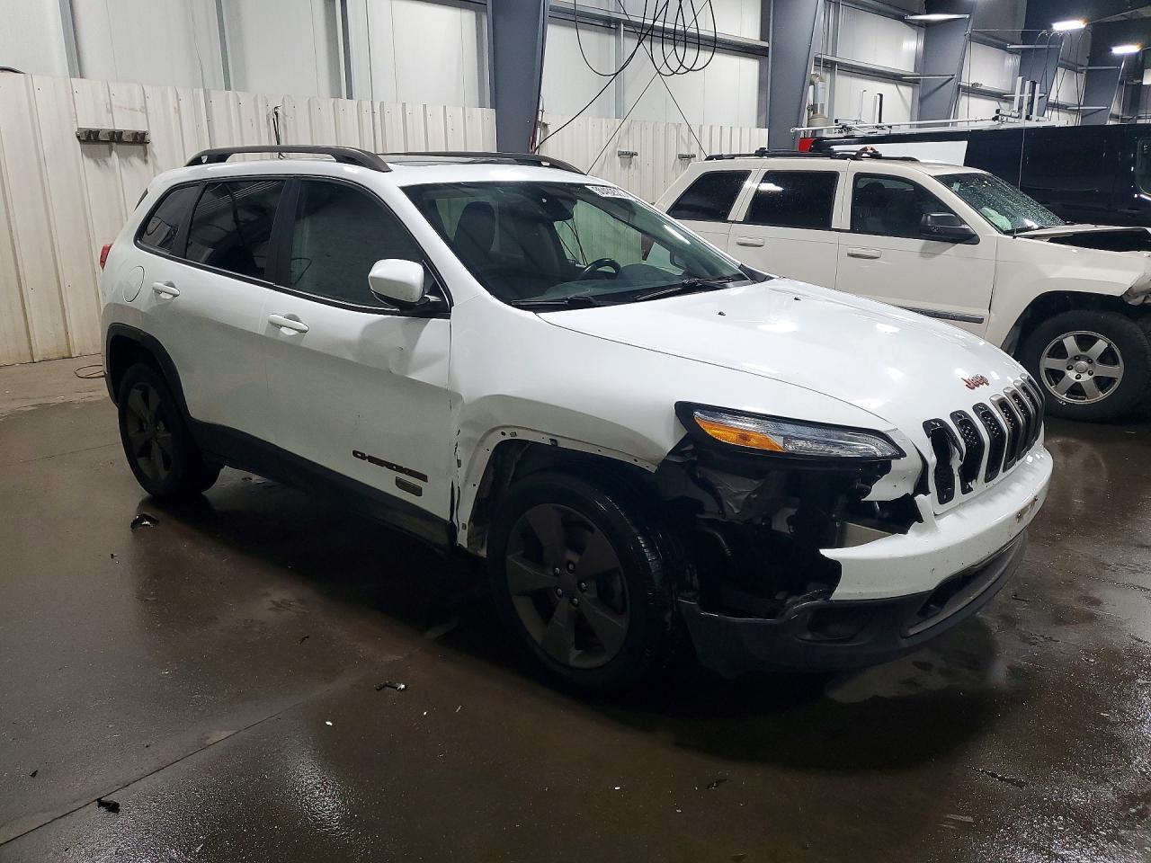 2016 Jeep Cherokee Latitude - Image 4