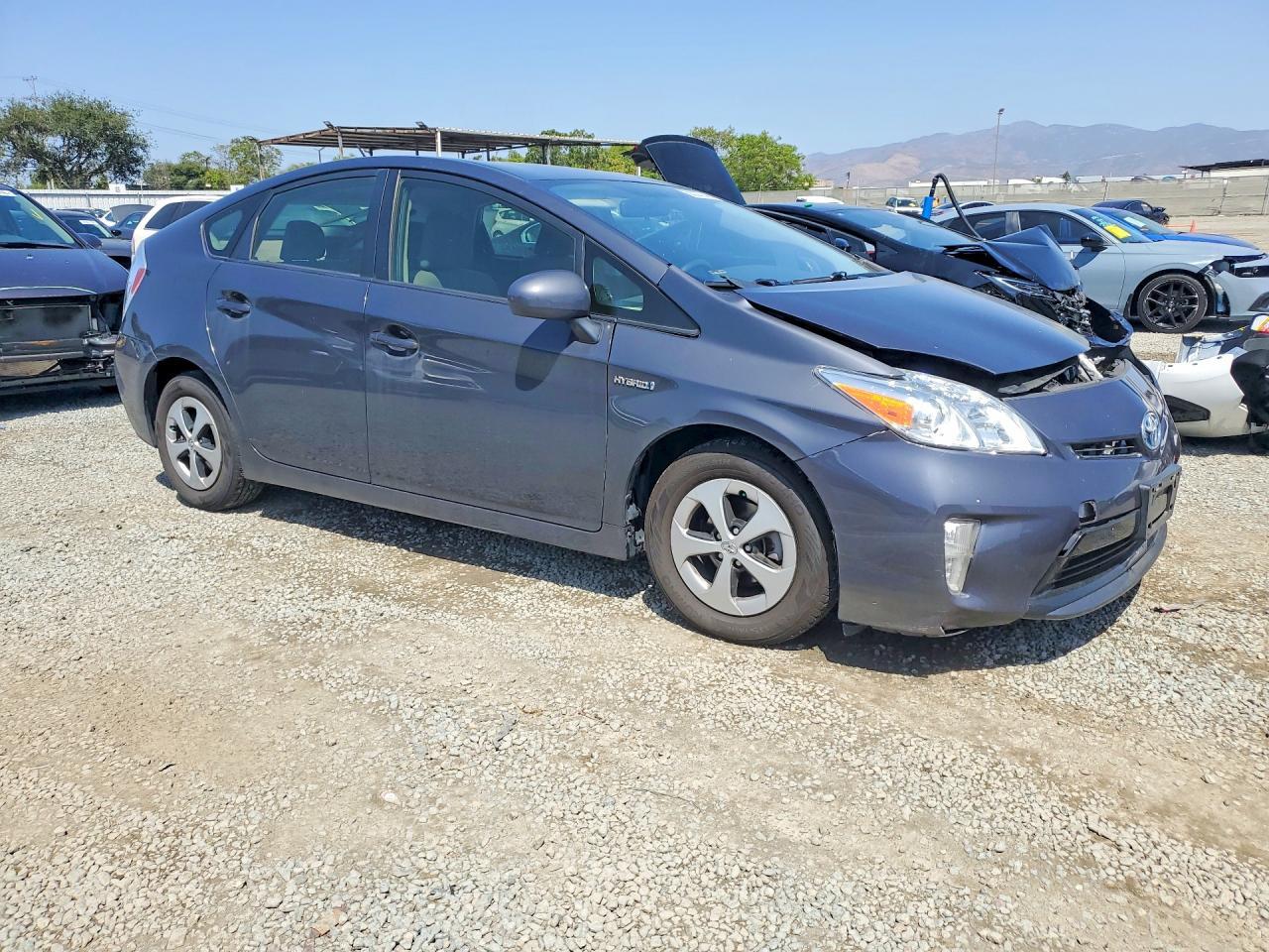 2015 Toyota Prius Two - Фото 4