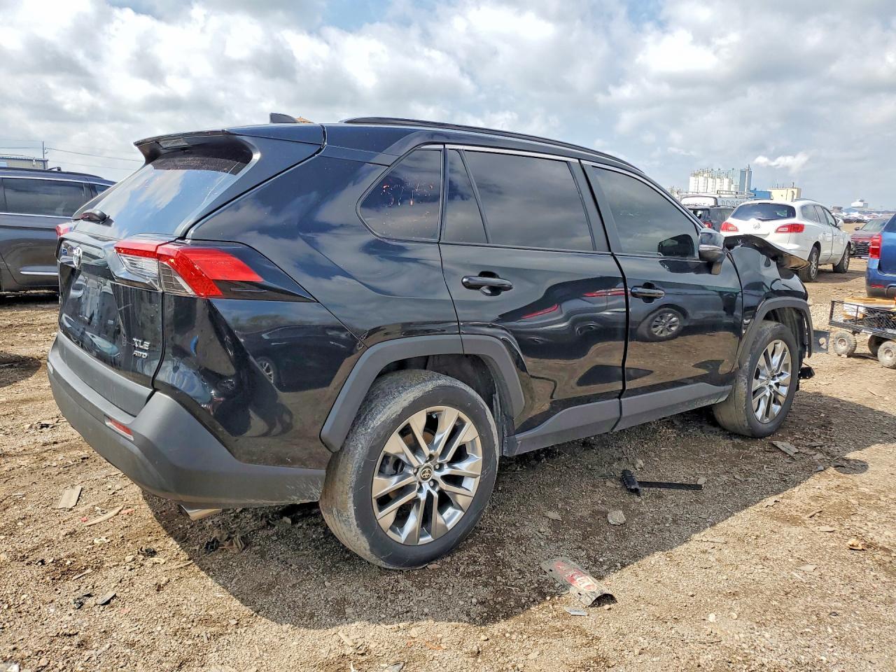 2021 Toyota Rav4 Xle Premium - Фото 3