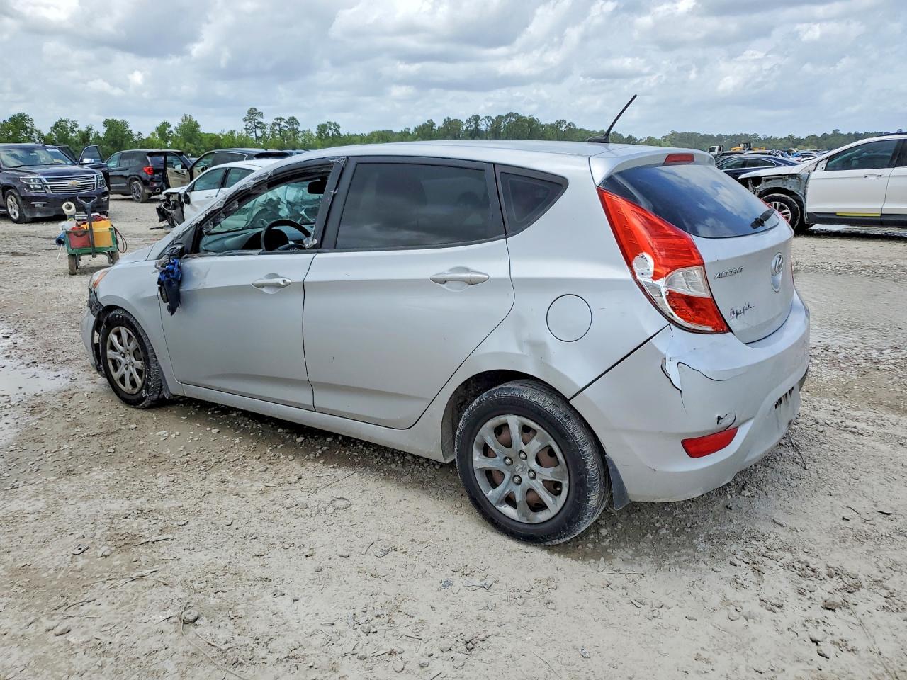 2013 Hyundai Accent Gs - Фото 2