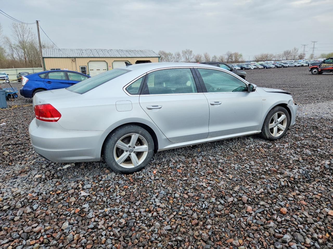 2015 Volkswagen Passat S - Фото 3