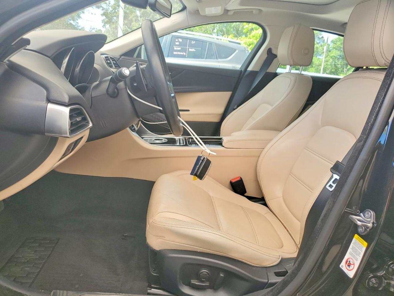 2018 Jaguar Xe Prestige - Фото 7