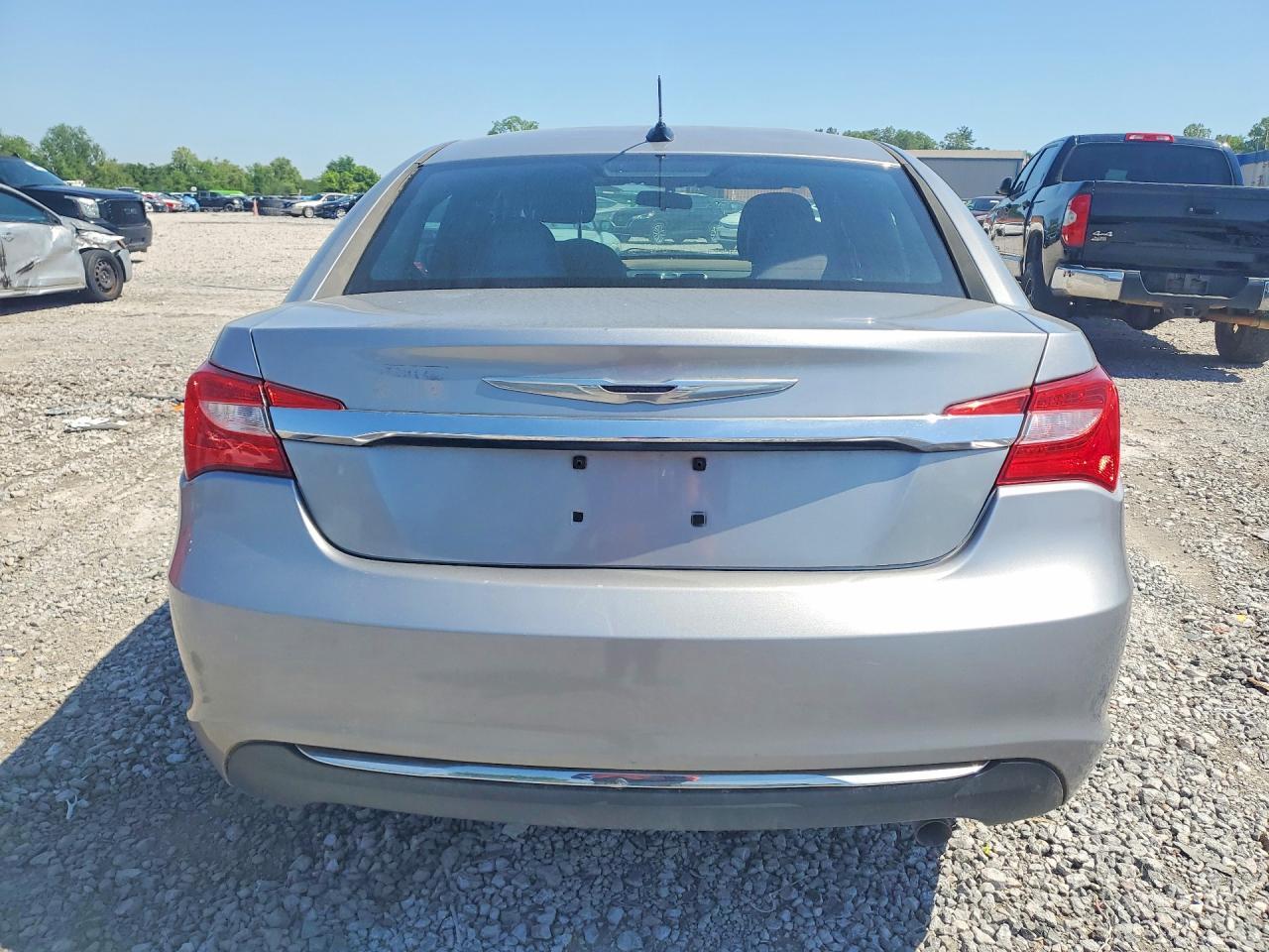 2013 Chrysler 200 Touring - Image 6