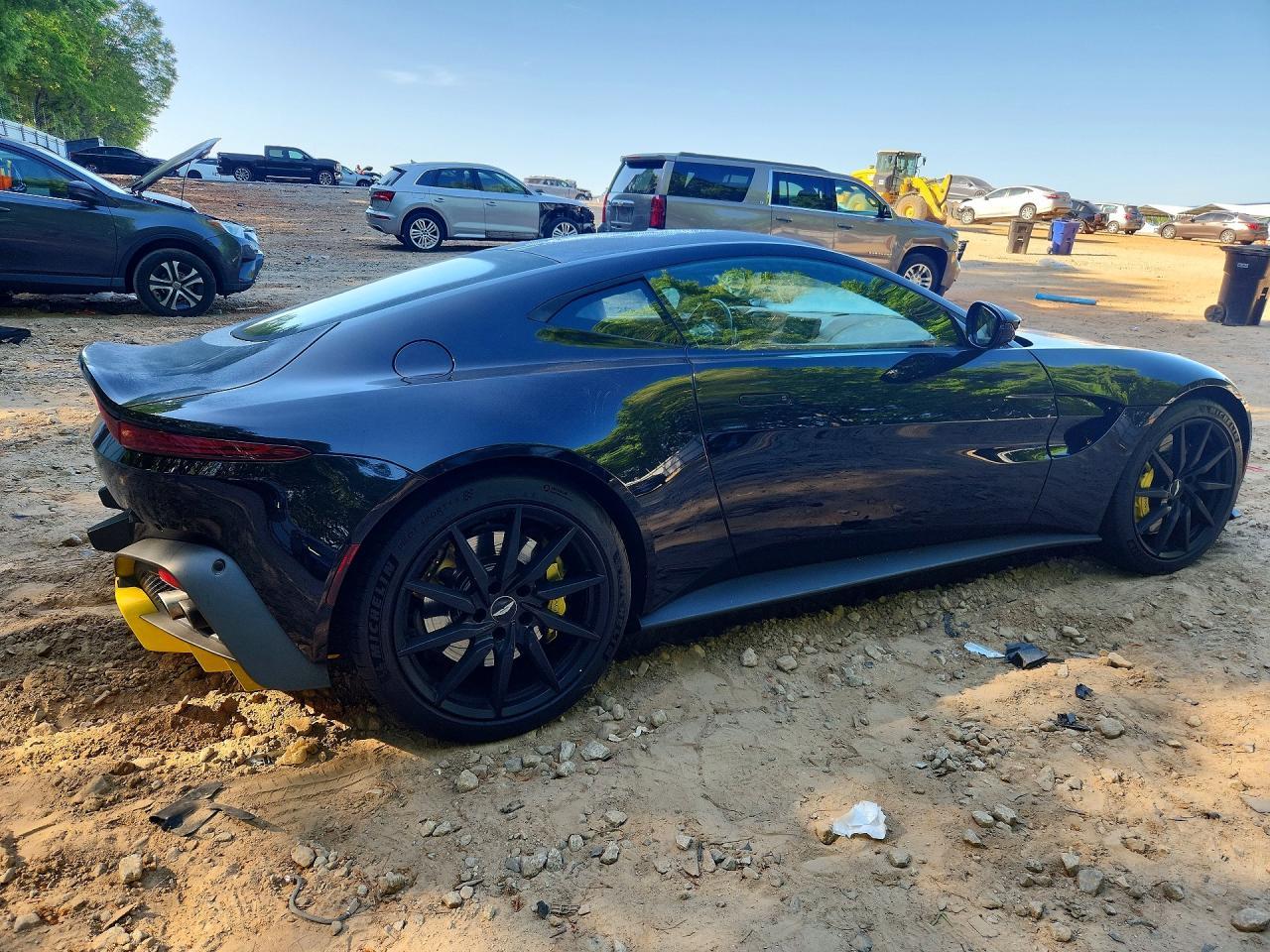 2020 Aston Martin Vantage - Фото 3