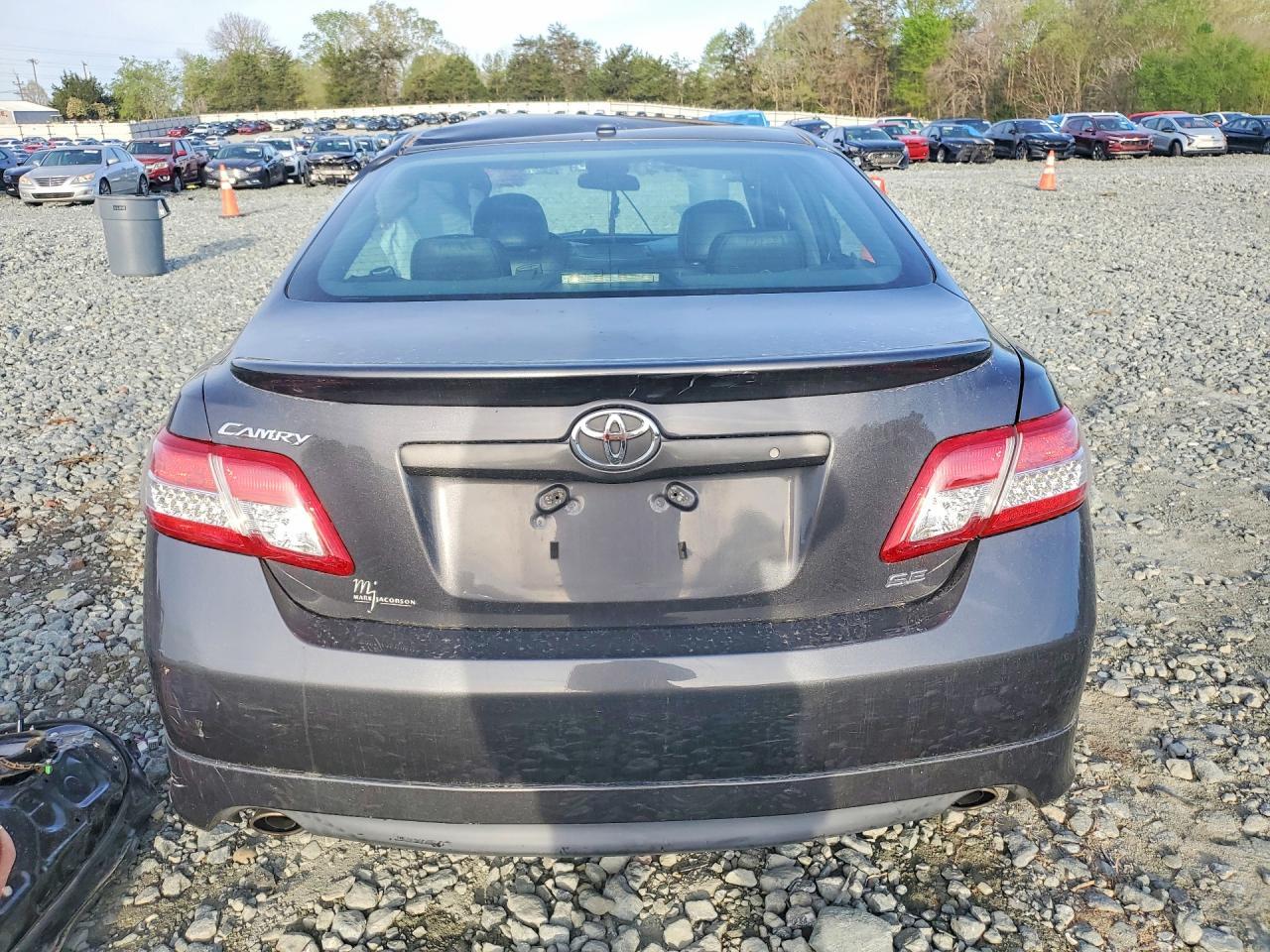 2011 Toyota Camry Se - Фото 6