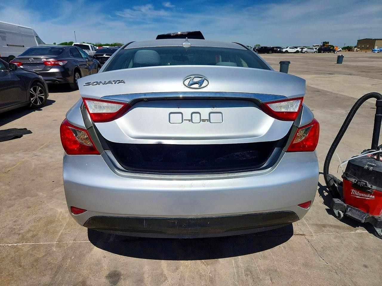 2014 Hyundai Sonata Gls - Image 6
