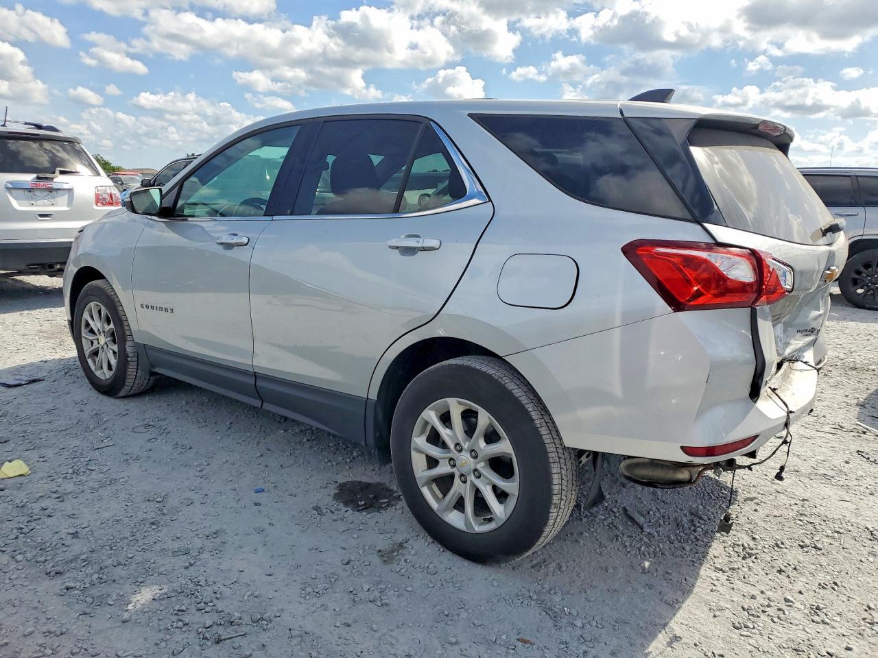 2019 Chevrolet Equinox Lt - Image 2