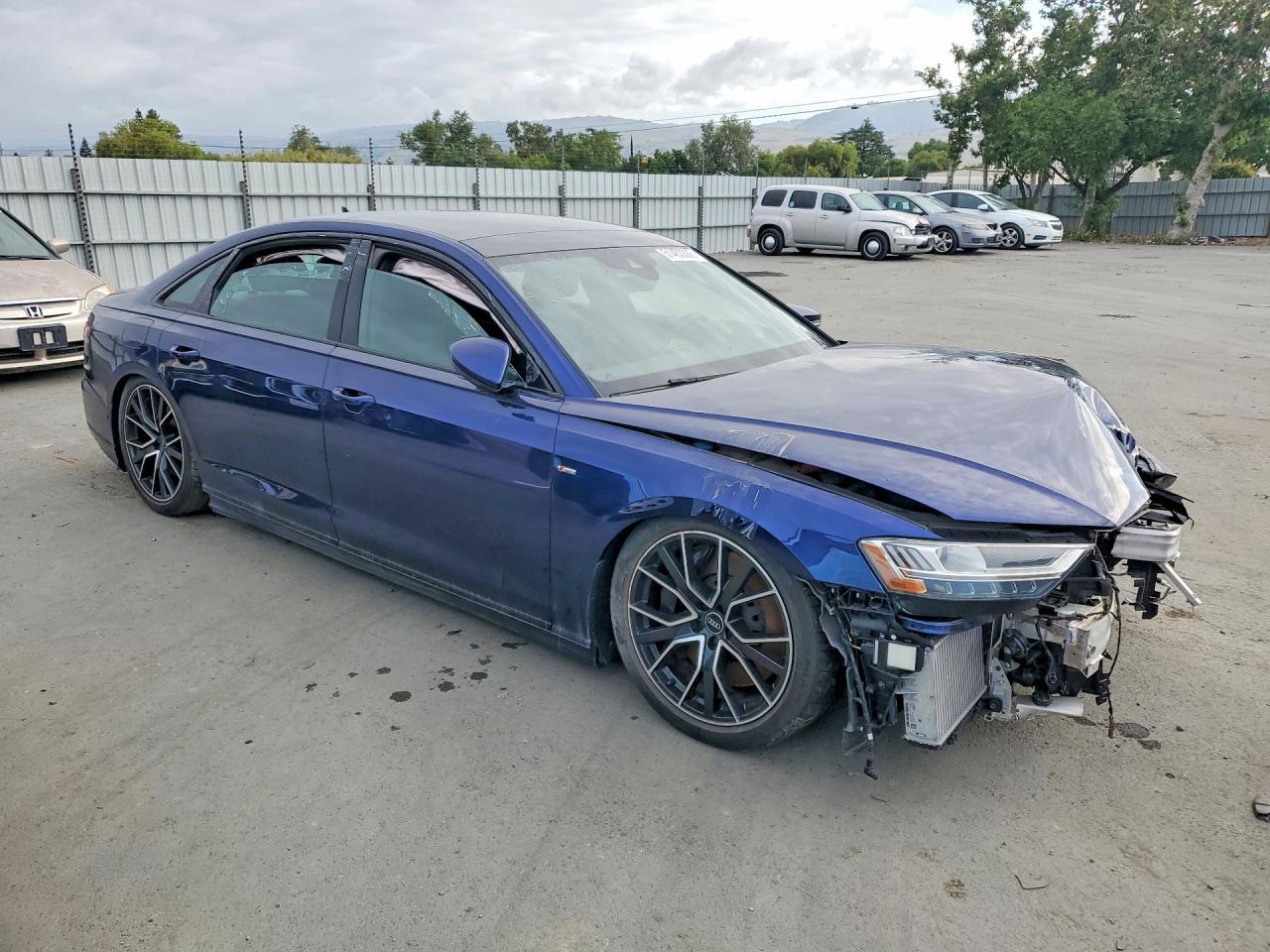 2021 Audi A8 L - Фото 4
