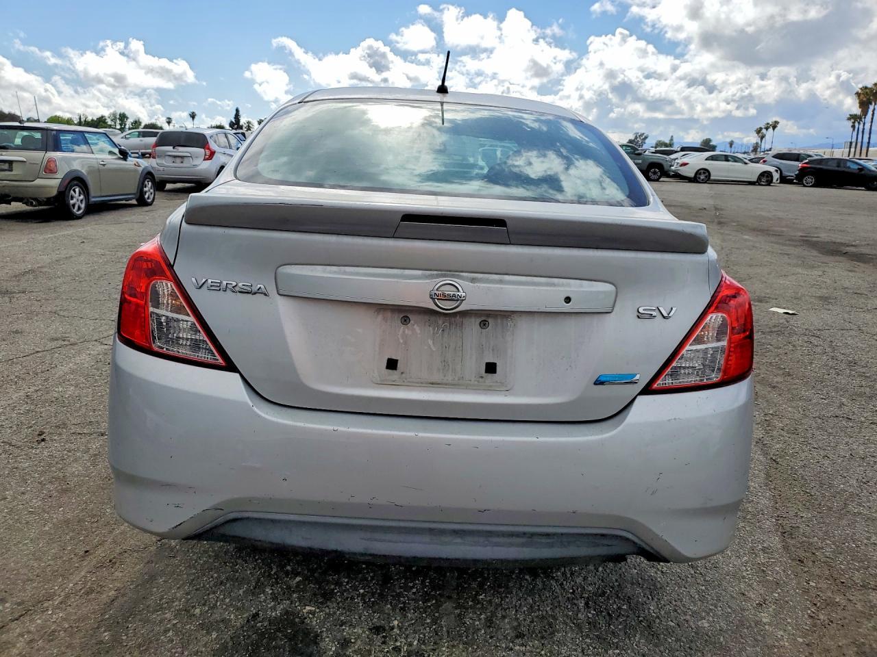 2015 Nissan Versa 1.6 Sv - Фото 6