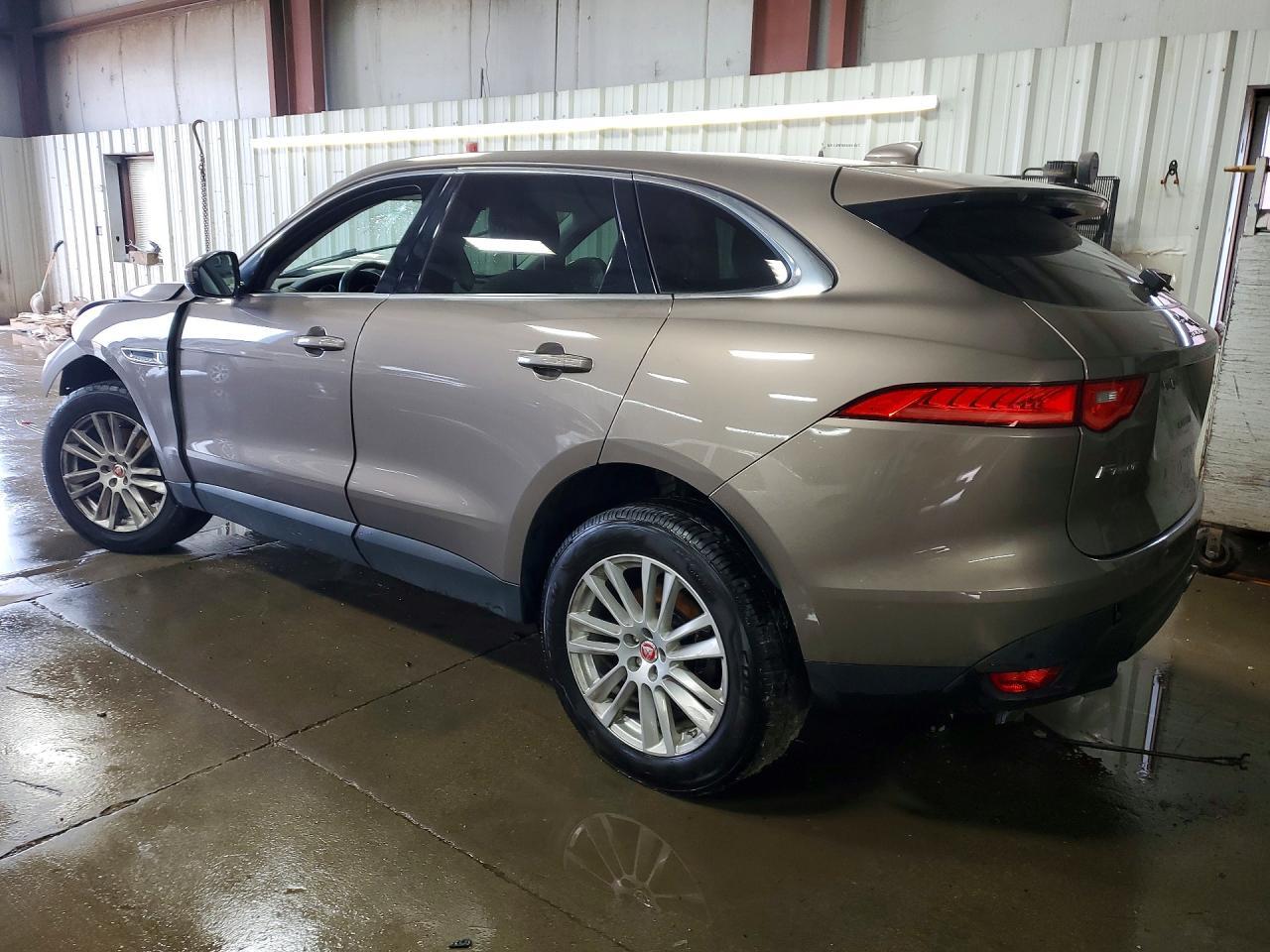 2017 Jaguar F-Pace Prestige - Фото 2