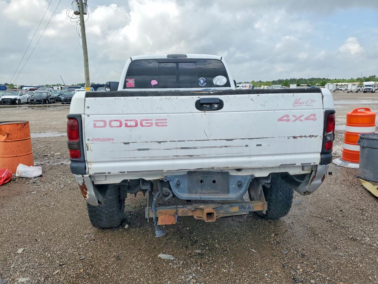 2001 Dodge Ram 2500 - Image 6
