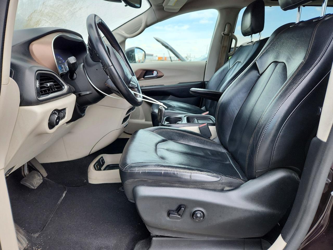 2018 Chrysler Pacifica Touring L - Image 7