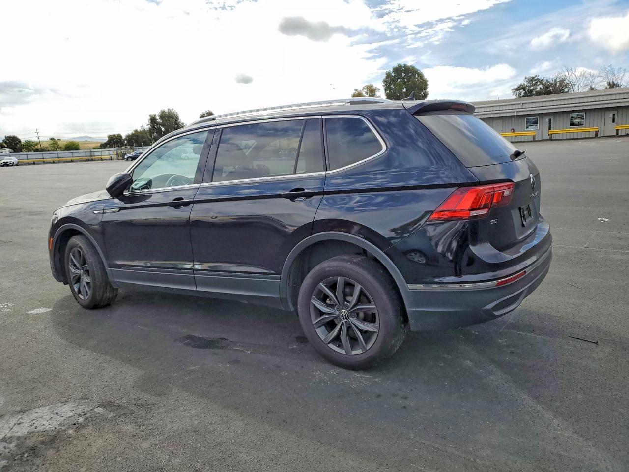 2022 Volkswagen Tiguan Se - Фото 2