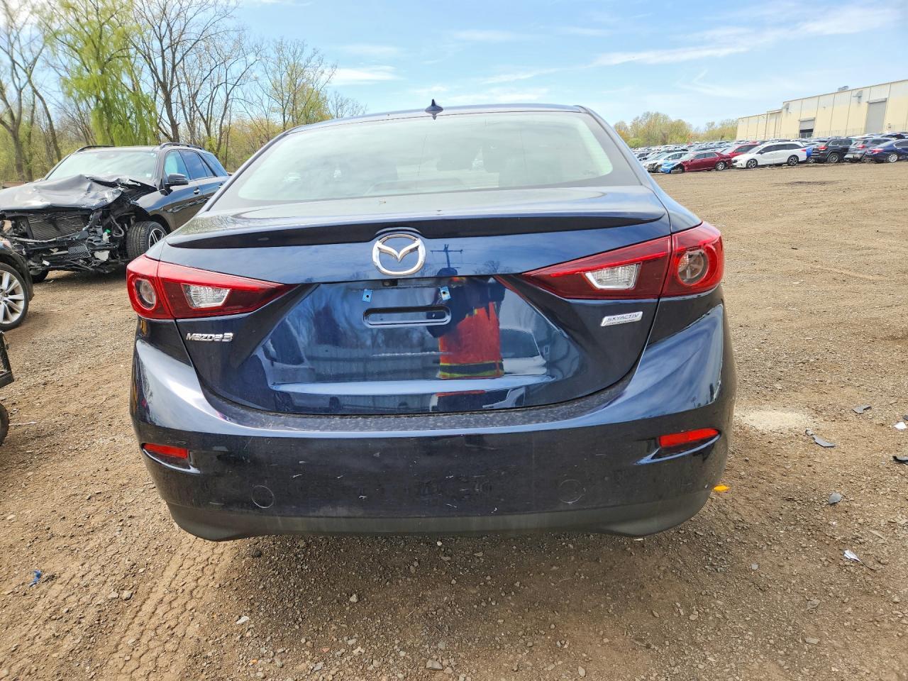 2018 Mazda 3 Touring - Image 6