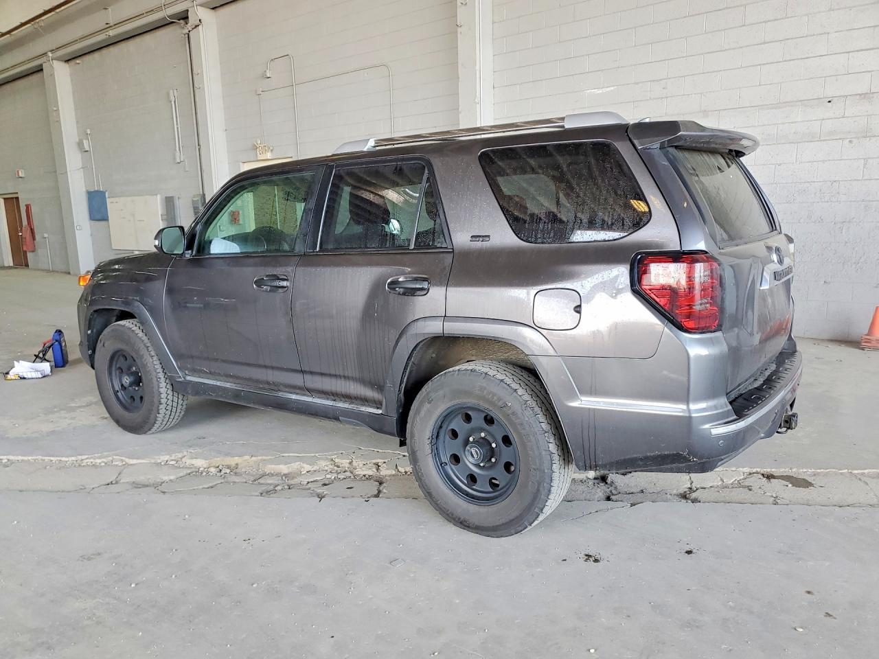 2010 Toyota 4Runner Sr5 - Image 2