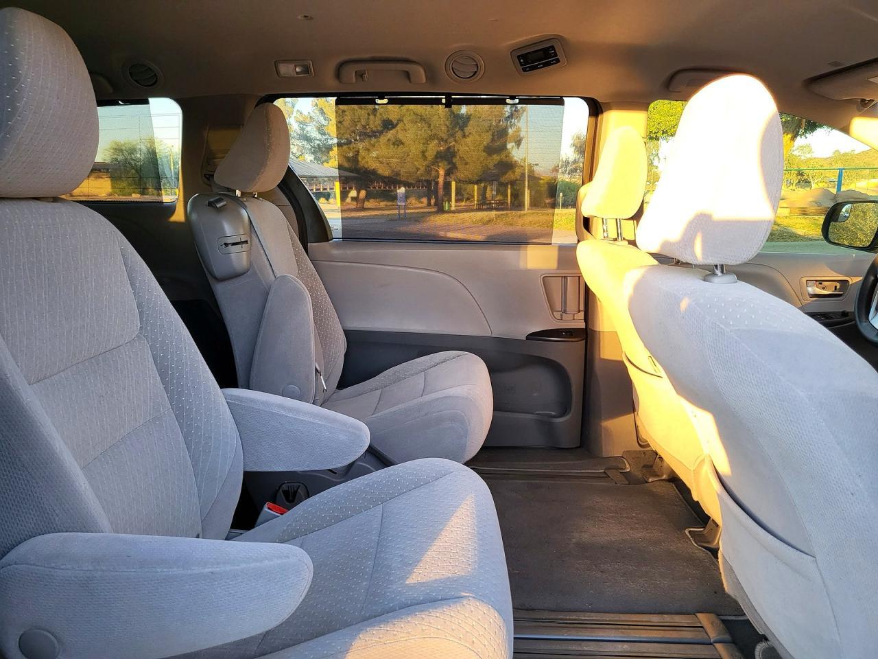 2020 Toyota Sienna Le - Image 6