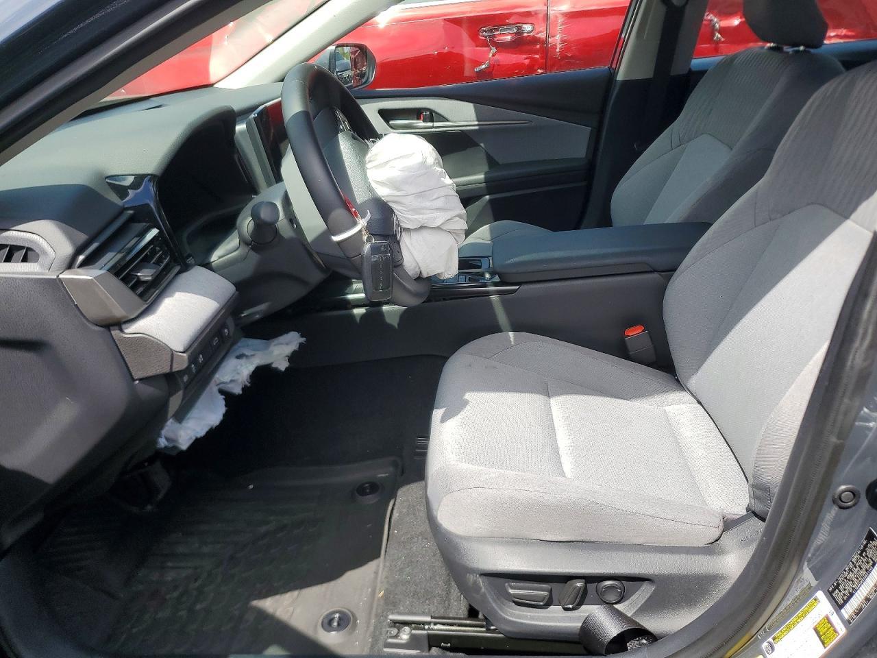 2025 Toyota Camry Hybrid Le Sedan - Фото 7