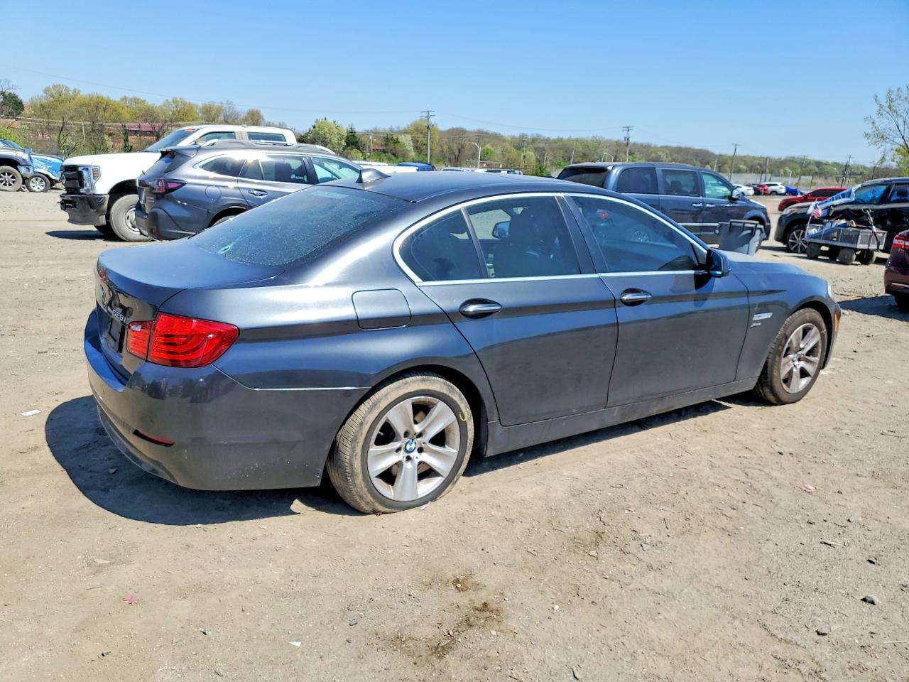 2012 BMW 528 Xi - Image 3
