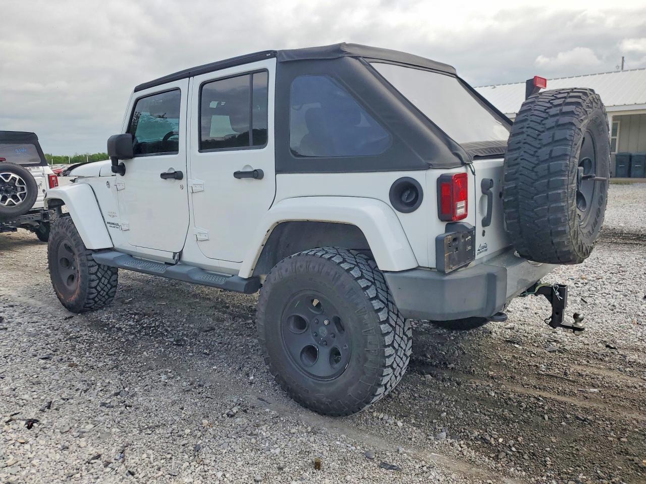 2012 Jeep Wrangler Unlimited Sahara - Фото 2