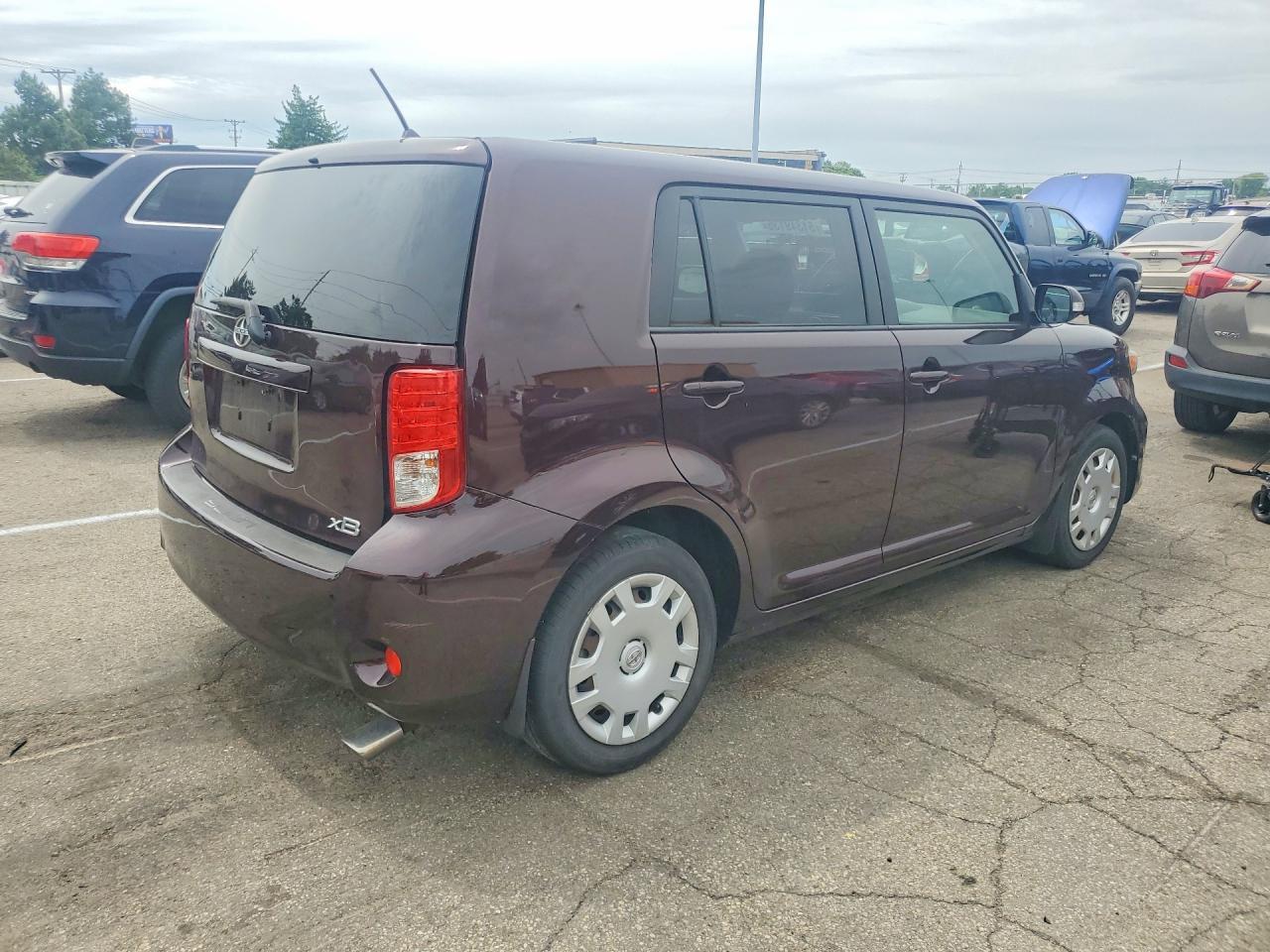2011 Toyota Scion Xb - Фото 3