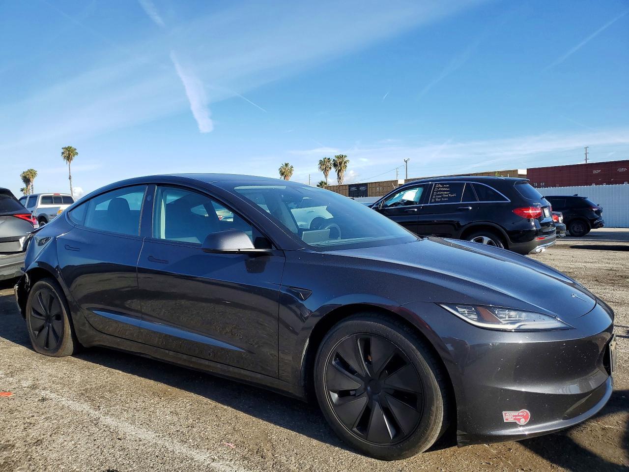 2024 Tesla Model 3 - Фото 4