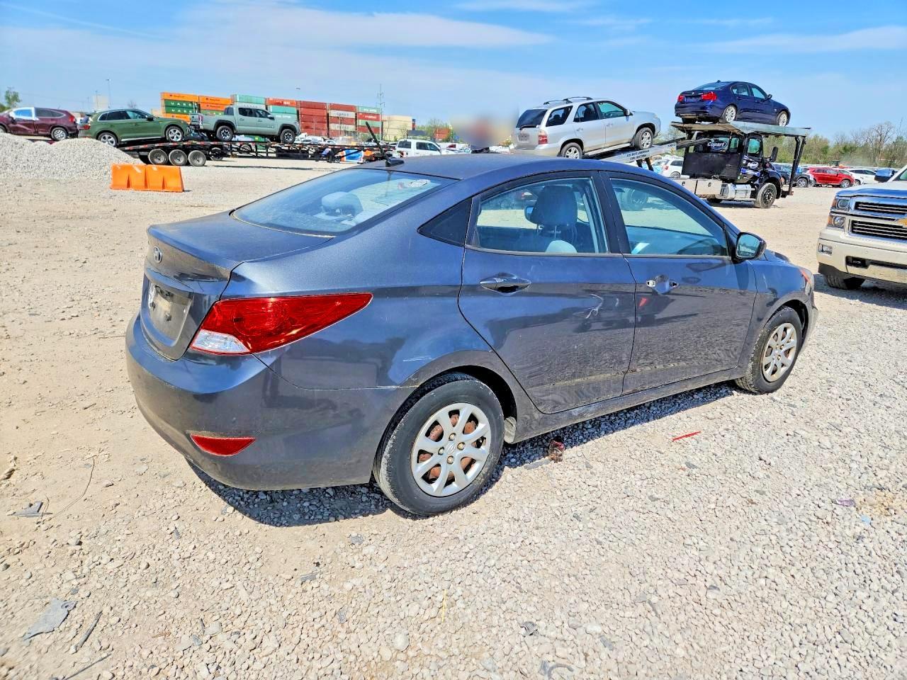2013 Hyundai Accent Gls - Image 3
