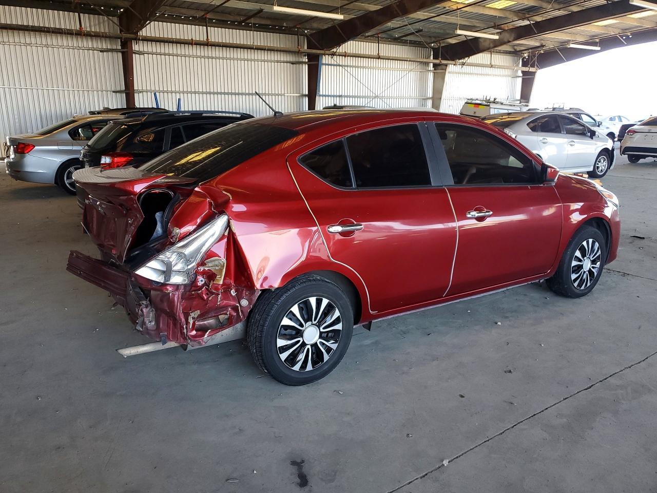 2018 Nissan Versa Sv - Фото 3