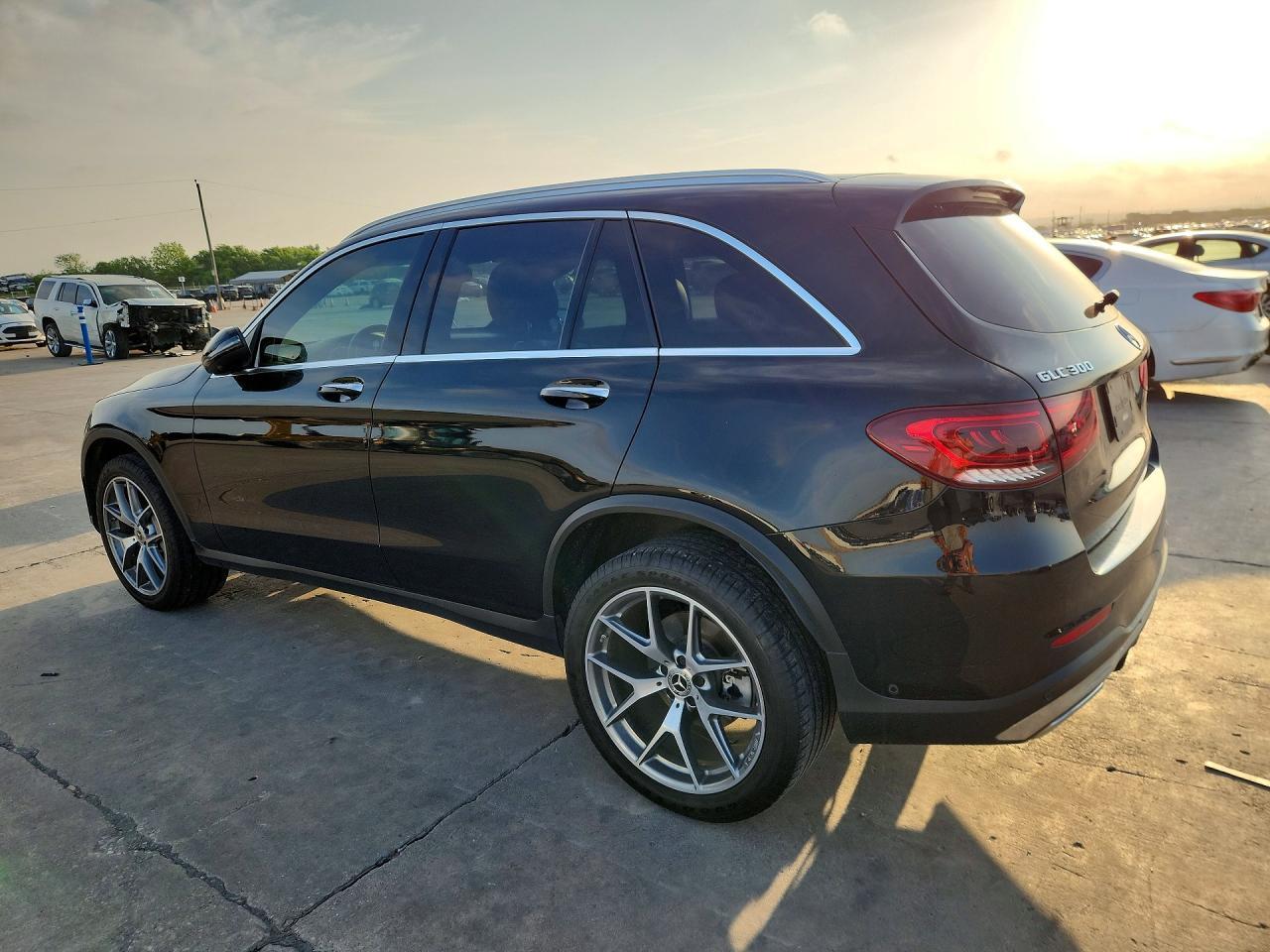 2020 Mercedes-Benz Glc 300 - Image 2