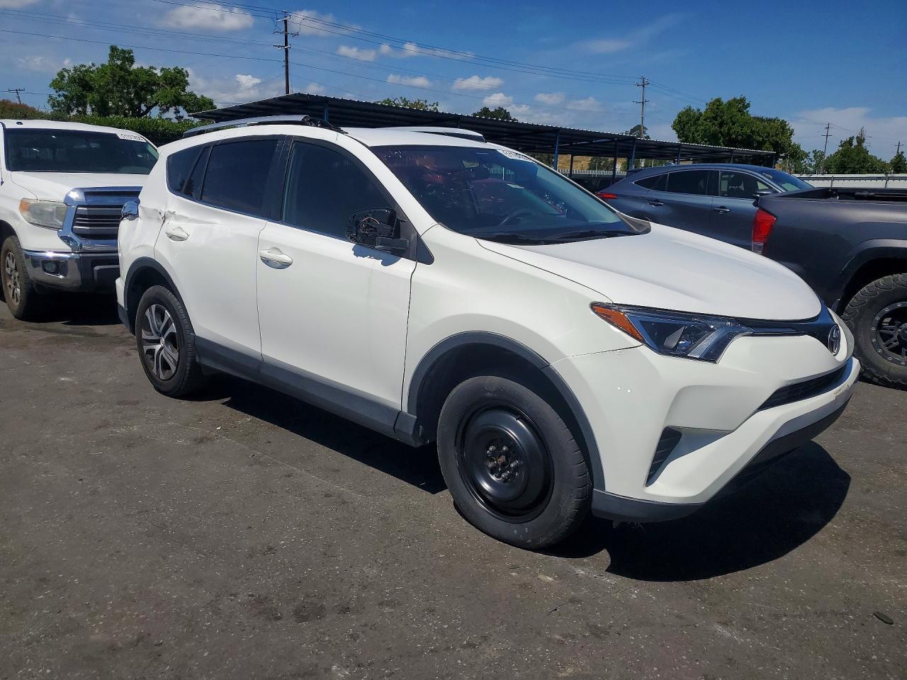 2016 Toyota Rav4 Le - Image 4