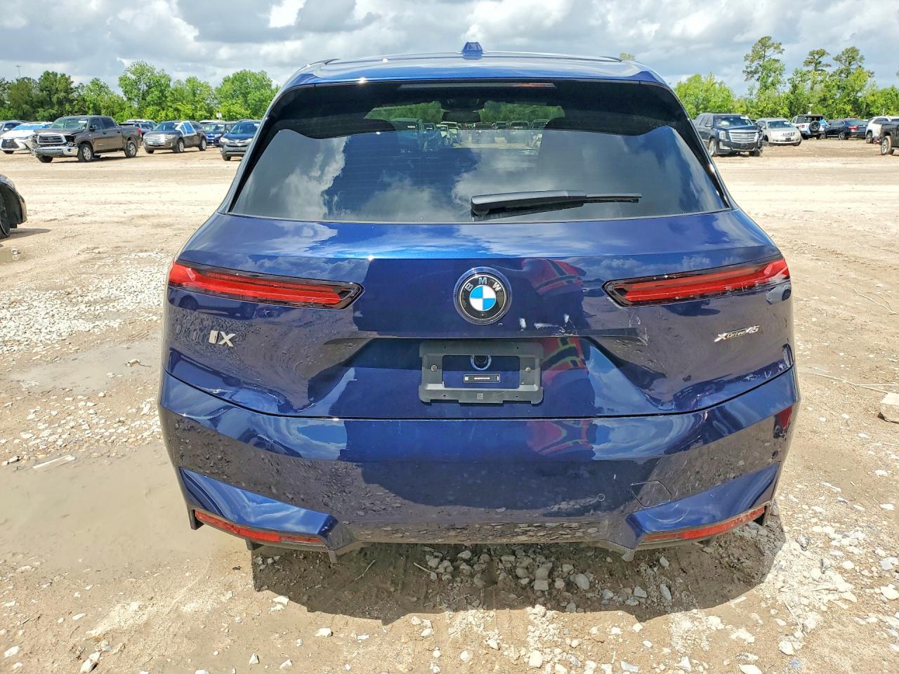 2026 BMW Ix xDrive45 - Image 6