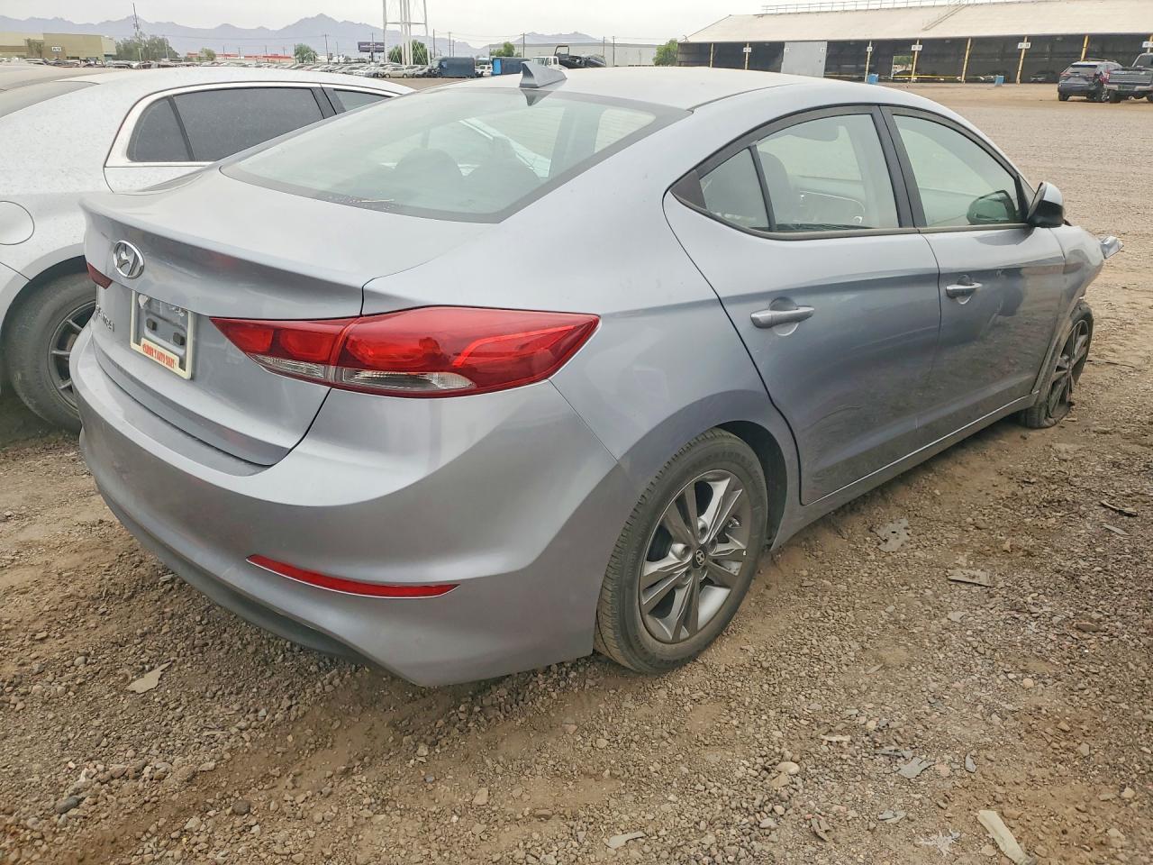 2017 Hyundai Elantra Value Edition - Фото 3