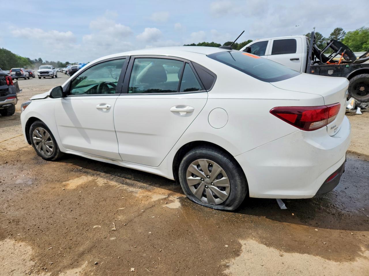 2019 Kia Rio S - Фото 2