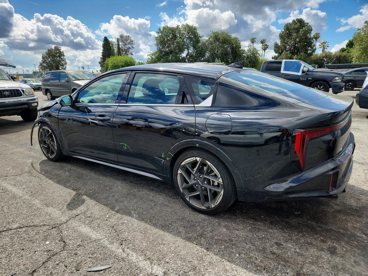2025 Kia K4 Gt Line - Image 2