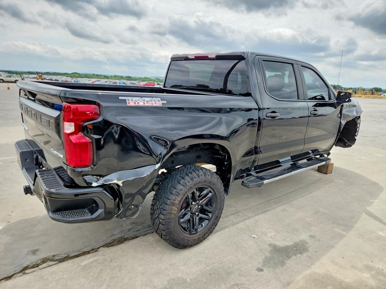 2021 Chevrolet Silverado K1500 Trail Boss Custom - Фото 3