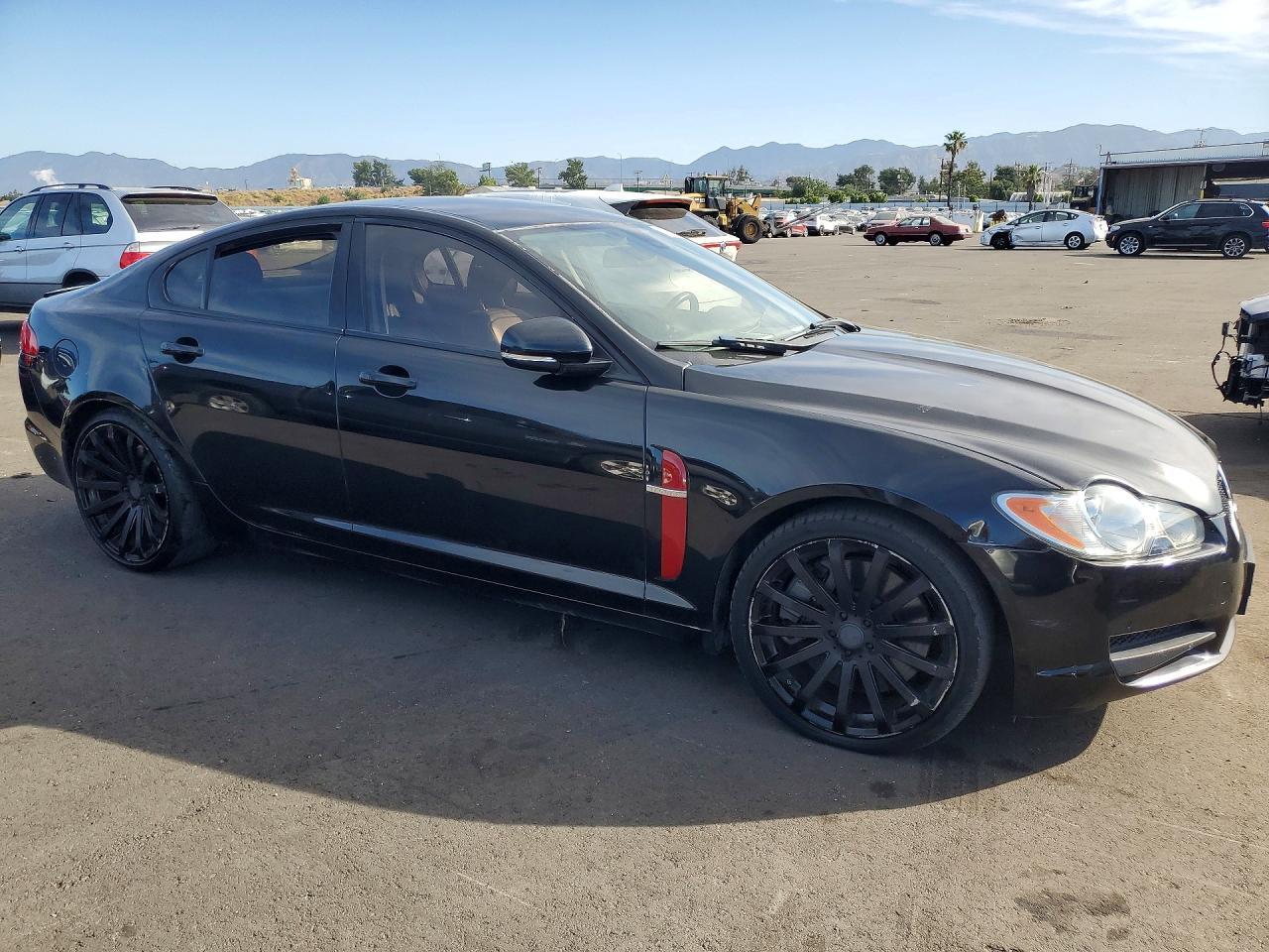 2010 Jaguar Xf Supercharged - Image 4
