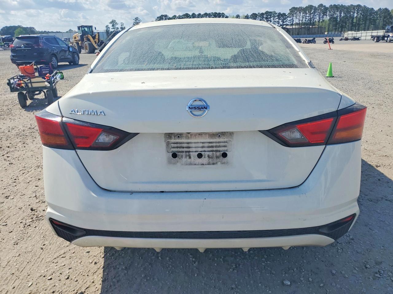 2022 Nissan Altima 2.5 S - Image 6