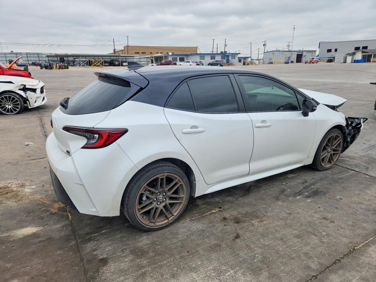 2024 Toyota Corolla Hatchback Nightshade - Фото 3