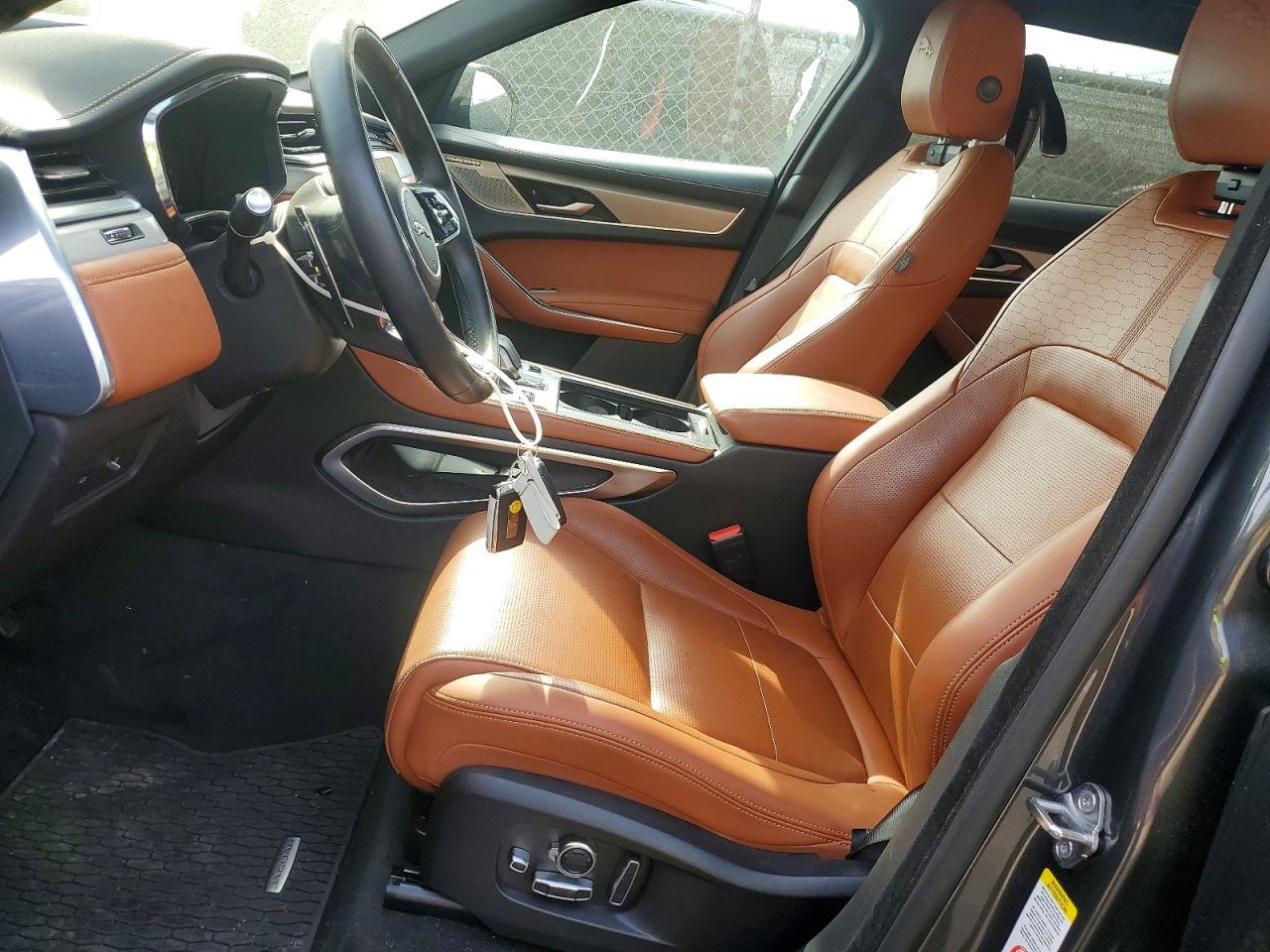2025 Jaguar F-Pace R-Dynamic S - Image 7